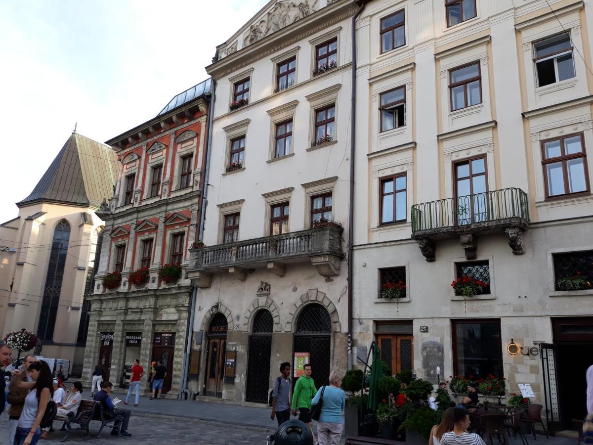 Апартаменти Rynok 25 Deluxe Lviv Center Екстер'єр фото